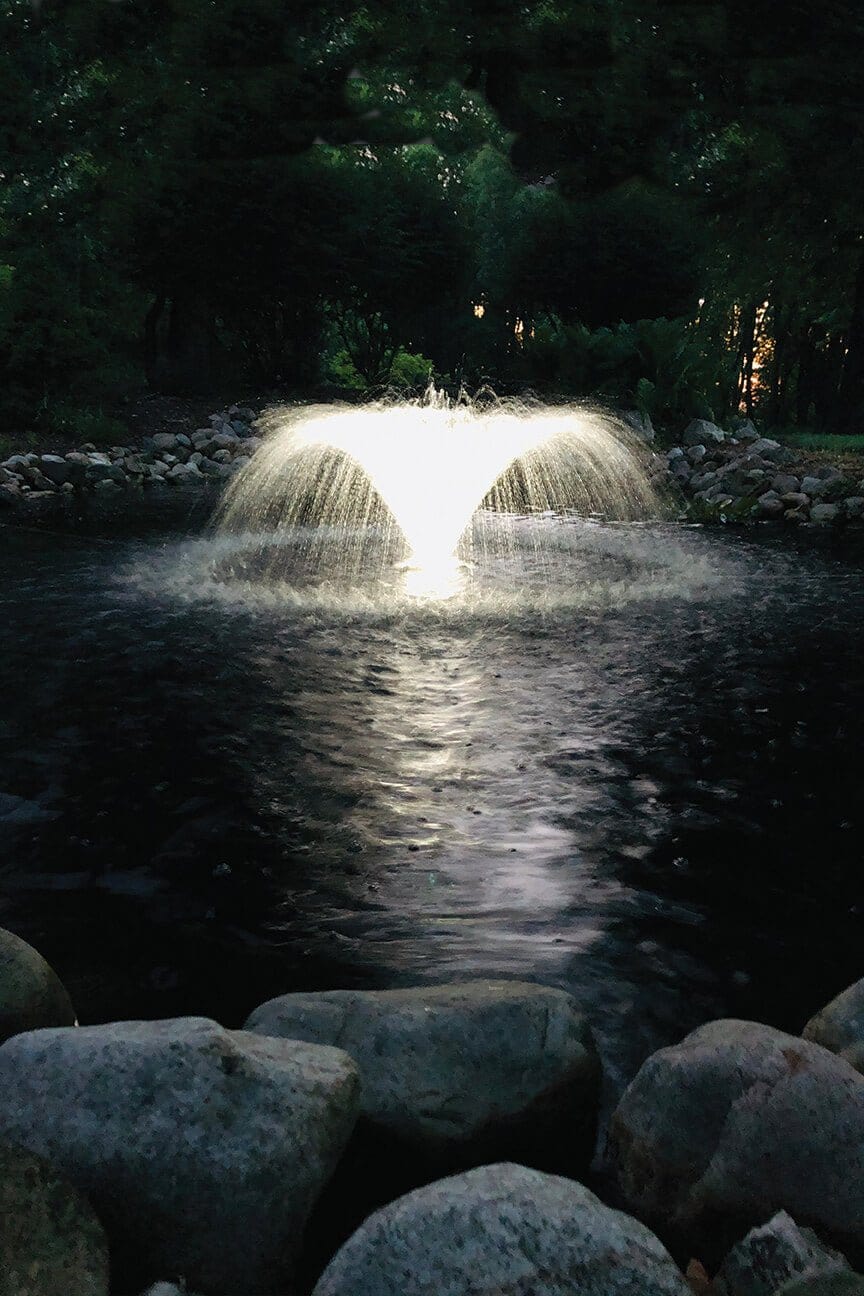 MWF36 Starburst Mini Floating Fountain