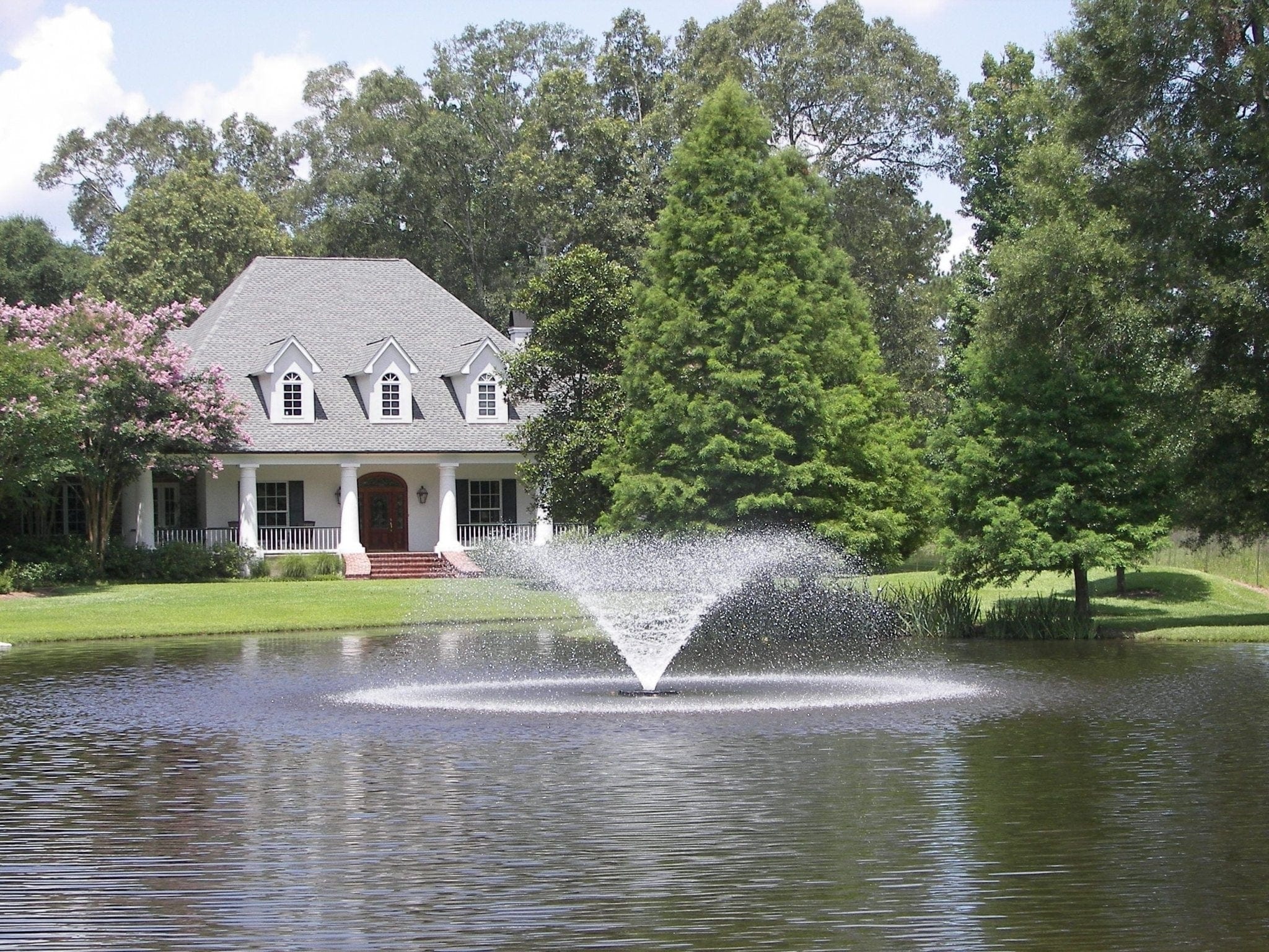 Kasco Fountain Kasco VFX Aerating Fountain 2HP 240v Three Phase Kasco VFX Aerating Fountain 2HP 240v Three Phase - Smith Creek Fish Farm