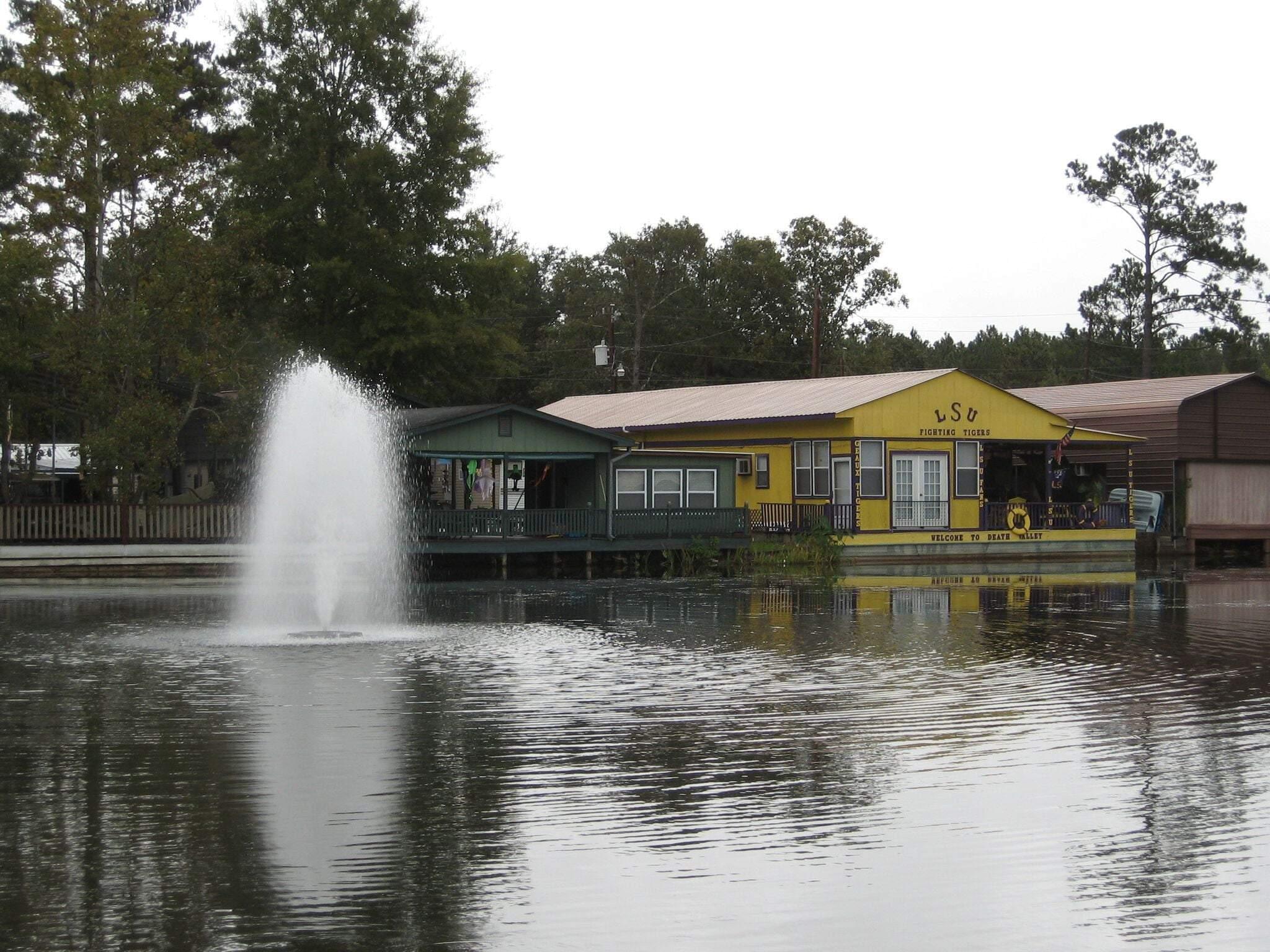 Kasco J Series Fountain 2 HP 240v - Smith Creek Fish Farm